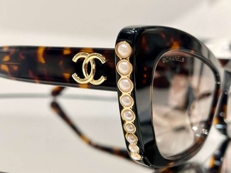 Picture of Chanel Sunglasses _SKUfw56677944fw